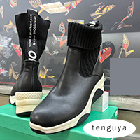 スニーカーブーツ